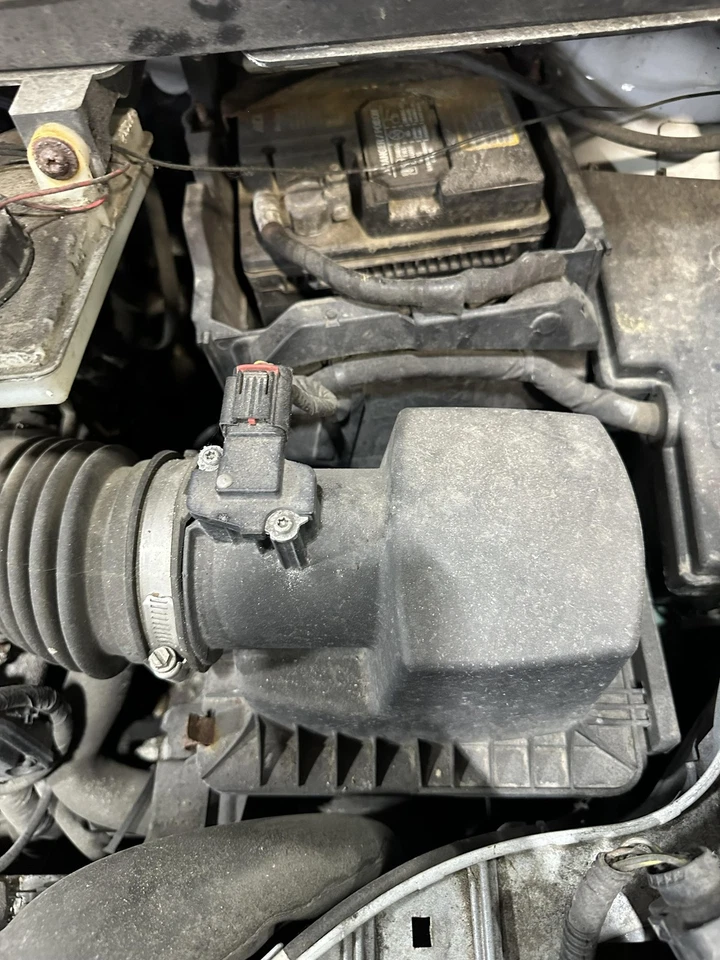 14 15 16 FORD TRANSIT CONNECT Air Cleaner - Image 1 of 1