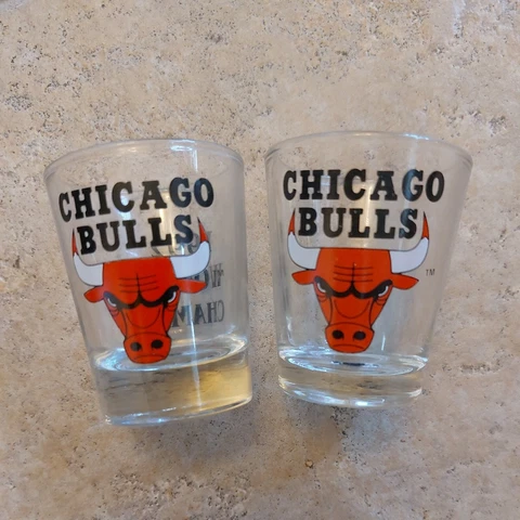 2 NBA Chicago Bulls Shot Glass 2oz Vintage 1992 World Champs Cover