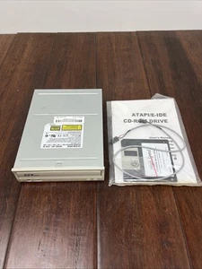 Ultima Electronics CHA-52 52X CD-ROM Internal Drive W/ Manual & Floppy Disc - Afbeelding 1 van 16