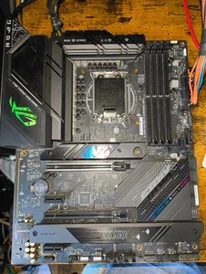 Carte mère ASUS ROG Strix B760-F Gaming WiFi LGA 1700 ATX Intel - Photo 1/22