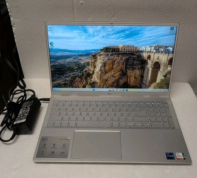 GRADE A Dell Inspiron 15 5000 15.6" Touch Laptop i7-1165G7/12GB/512GB NVMe/W11 - - Bild 1 von 4