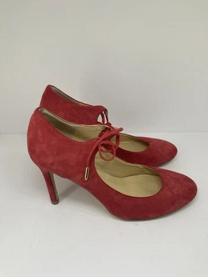 Vestido para mujer Ivanka Trump de gamuza punta redonda con cordones Stiletto Jeanne rojo Foto 1 de 4