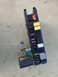 01-09 Mercedes W203 CLK500 Rear Trunk SAM Fuse Relay Module Box 2035453801 Oem - Picture 1 of 10