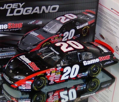 JOEY LOGANO 2008 GAMESTOP ROOKIE CAR 1/24 ACCIÓN NUEVO Foto 1 de 4
