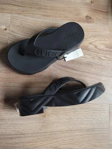 Gucci Rubber Platform Embossed Thong Sandals Womens EU 38 - Picture 1 of 14