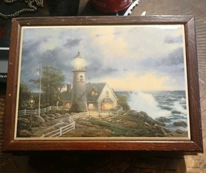 Thomas Kinkade Style Leuchtturm Spieluhr - Melodie "Musik der Nacht" - Modell... - Bild 1 von 3
