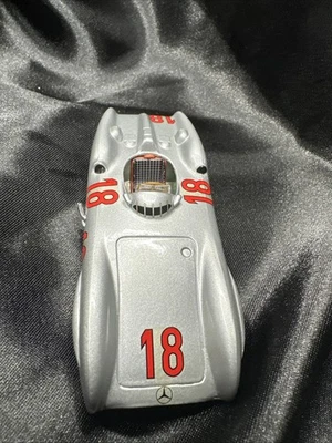 Brumm Mercedes-Benz W196 #18 Juan Manuel Fangio 1954 1/43 sin caja EE. UU. Foto 1 de 4