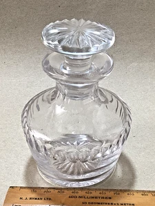 Quality small cut glass WHISKY/ NOGGIN decanter. 4 5/8in high. 3 1/4in wide. - Picture 1 of 6