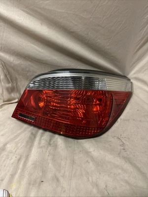 Luz trasera BMW 525i 530i 545i 2004-2007 OEM - izquierda/pasajero/LT Foto 1 de 4