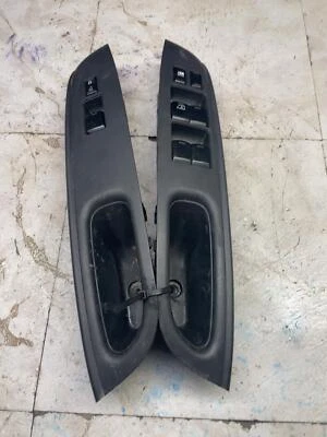 Interruptor de porta dianteiro 2012-2019 Nissan Versa esquerdo motorista e passageiro direito fabricante de equipamento original - Imagem 1 de 4