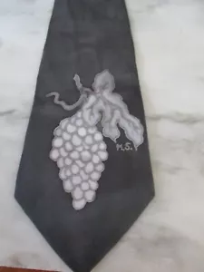 CORBATA CUELLO pintada hecha a mano y firmada gris con racimo de uva - Imagen 1 de 3