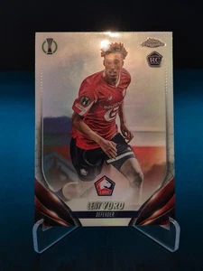 2023-24 TOPPS Chrome UEFA Club Competitions Soccer Refractor Leny Yoro RC #154 - Bild 1 von 2