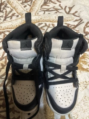 Air Jordan retrô 1 tamanho 10 C criança Fb9912001 - Imagem 1 de 4