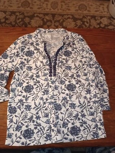 Hastings And Smith Blue Floral Women's Blouse Small 3/4 Sleeves - Picture 1 of 2