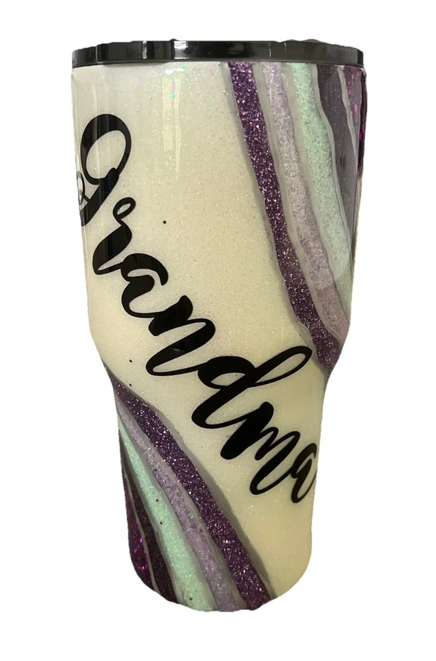 Vaso púrpura verde azulado blanco rosa “abuela” taza de viaje brillo con cotización Foto 1 de 4