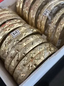 24 traditionelle Gold Armreif Armbänder Made In India BRANDNEU - Bild 1 von 9