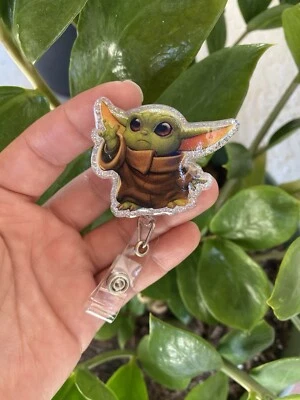 Carrete de insignia retráctil enfermera Yoda Mandalorian soporte de identificación de trabajo clip de etiqueta Star Wars Foto 1 de 2