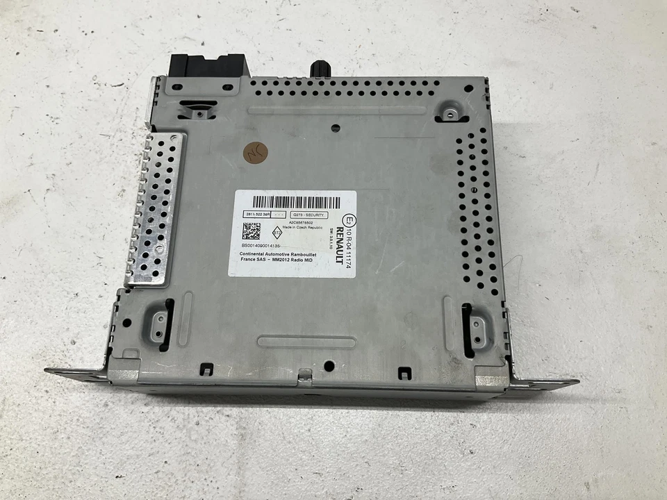 AUTORADIO PER RENAULT Captur Serie A2C85678502 (13>) - Immagine 1 di 4