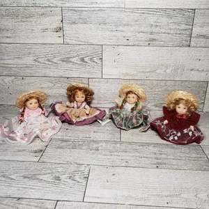 4 mini muñeca de porcelana Ganz sentada posable 2" brazos articulados sombreros de paja volantes - Imagen 1 de 9