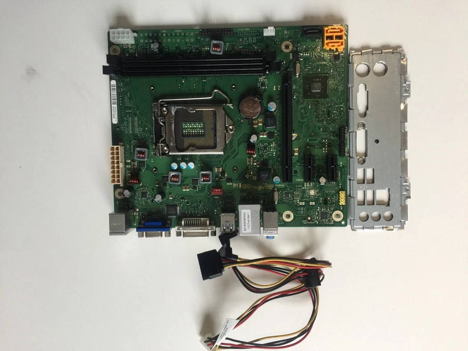 Carte mère Fujitsu D3230-A13 GS4 LGA1150 H81  - Image 1 of 1