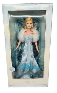 Bambola Barbie I Dream Of Winter 2005 etichetta argento nuova mai indossata B4 - Foto 1 di 6