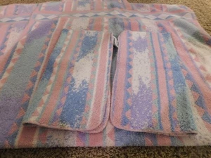 25-1079 Vintage 4 Piece Set Fieldcrest Cotton Aztec Towels Washcloths Pink Blue - Picture 1 of 6