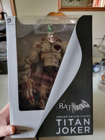 Batman Arkham Deluxe Figure Titan Joker NIB DC Collectables Cover