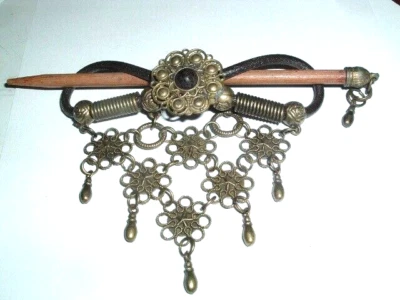 Lilla Rose Style 4" Leather Brass Floral Flexi Hair Clip w Wood Stick - Image 1 of 3