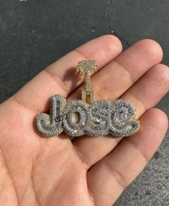 Büste unten rund & Baguette echter Moissanit individuell jeder Buchstabe Anhänger 925 Silber - Bild 1 von 7