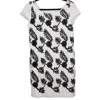 Diane Von Furstenberg Silk Lace Mini Sz 4 White Black Floral Embroidered Sample - Image 1 of 4