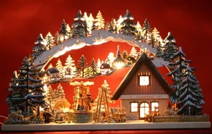 LED-3D-Schwibbogen handbemalt farbig Pyramide 72x43cm Erzgebirge Lichterbogen - Bild 1 von 1