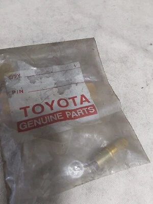 Aguja y asiento de carburador Toyota NOS 21301-38310 Foto 1 de 2