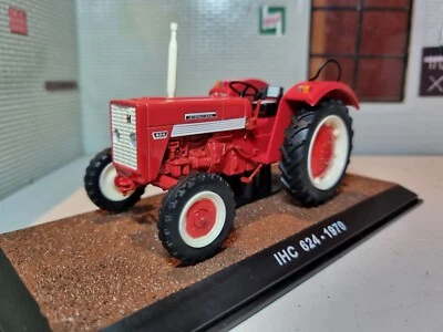 1:32 International Harvester McCormick IHC 624 Tractor 1970 Red Diecast Scale - Image 1 of 4