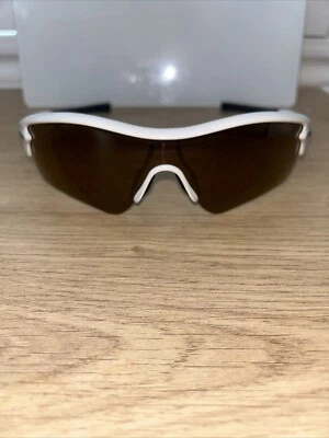 Oakley Radar - Blanco pulido - Lente de barrido de iridio dorado - Iconos plateados (26-214) Foto 1 de 4