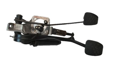 Mercedes W201 190E A1292900119 Pedalblock Lagerbock Bremspedalhalterung - Image 1 of 4