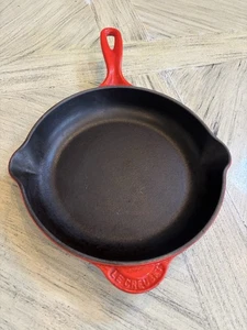 Le Creuset Signature 23 Cast Iron Handle Skillet 10¼" Cerise Red France - Picture 1 of 3