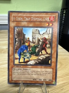 Yugioh! A-Team: Fallenentsorgungseinheit RDS-DE033 Ultimate Rare 1. Auflage LP - Bild 1 von 2