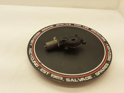 Motor ventana delantera lado pasajero Suzuki Swift MK4 2018 NSF 83430-52R00 Foto 1 de 4