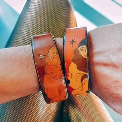 Bracelets Bakélite Pierrot de la Lune Gravés Peints Strass Vintage Collector - Photo 1/4