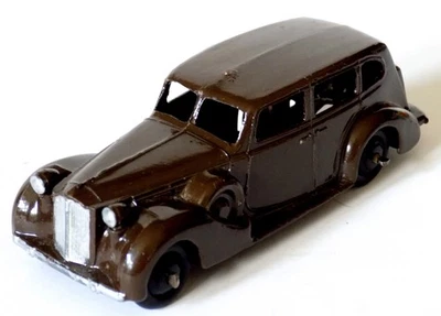 Dinky Toys Nº39A Packard Super 8 Touring Car (1946-50) Restaurado. Foto 1 de 4