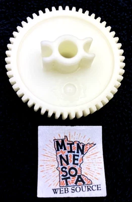 (1) K’NEX / Knex White Worm Gear – AC Electric Motor Pack Standard Replacement P - Image 1 of 2