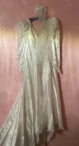 Vintage 80er 90er lange Schleppe Brautkleid lange Schleppe Perlen & Spitze, mittel? - Bild 1 von 17