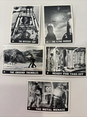 5 card lot, Lost In Space, TV Show, 1966 - Image 1 of 4