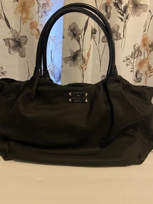 Bolsa de pañales para bebé Kate Spade negra Foto 1 de 4