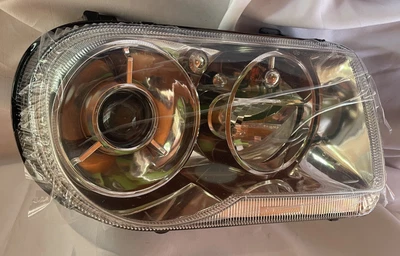 Chrysler 300 2005-10 delantero derecho lado del pasajero halógeno lámpara OEM 57010862AA Foto 1 de 4