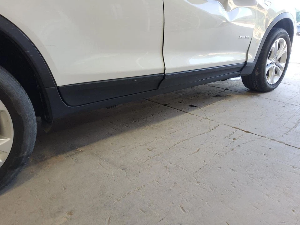 Passenger Side BMW X3        2015 Rocker Panel Moulding 480999 Foto 1 de 1