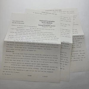 Lot of 18 News Bulletins - National Geographic - Late 1960s - Picture 1 of 18