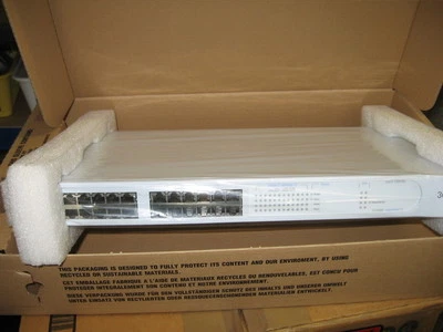 3Com  3300MM 24 port  Switch, 3 matrix 3C16988A  Boxed. - Image 1 of 4