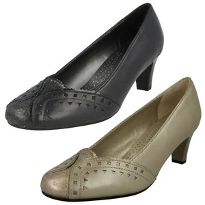 Scarpe corte donna imbottite larghe tacco sottile slip on pelle Janet - Foto 1 di 19