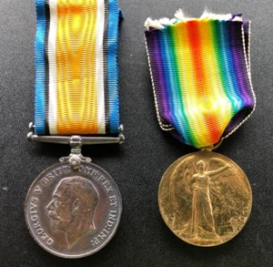 Original WW 1 War and Victory Medals. 33895 Pte W.E. Harrison. Midd’x. R. - Picture 1 of 10